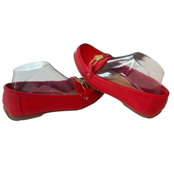Red Anne Klein flats w/gold embellishment size 7.5W - Picture 6 of 7